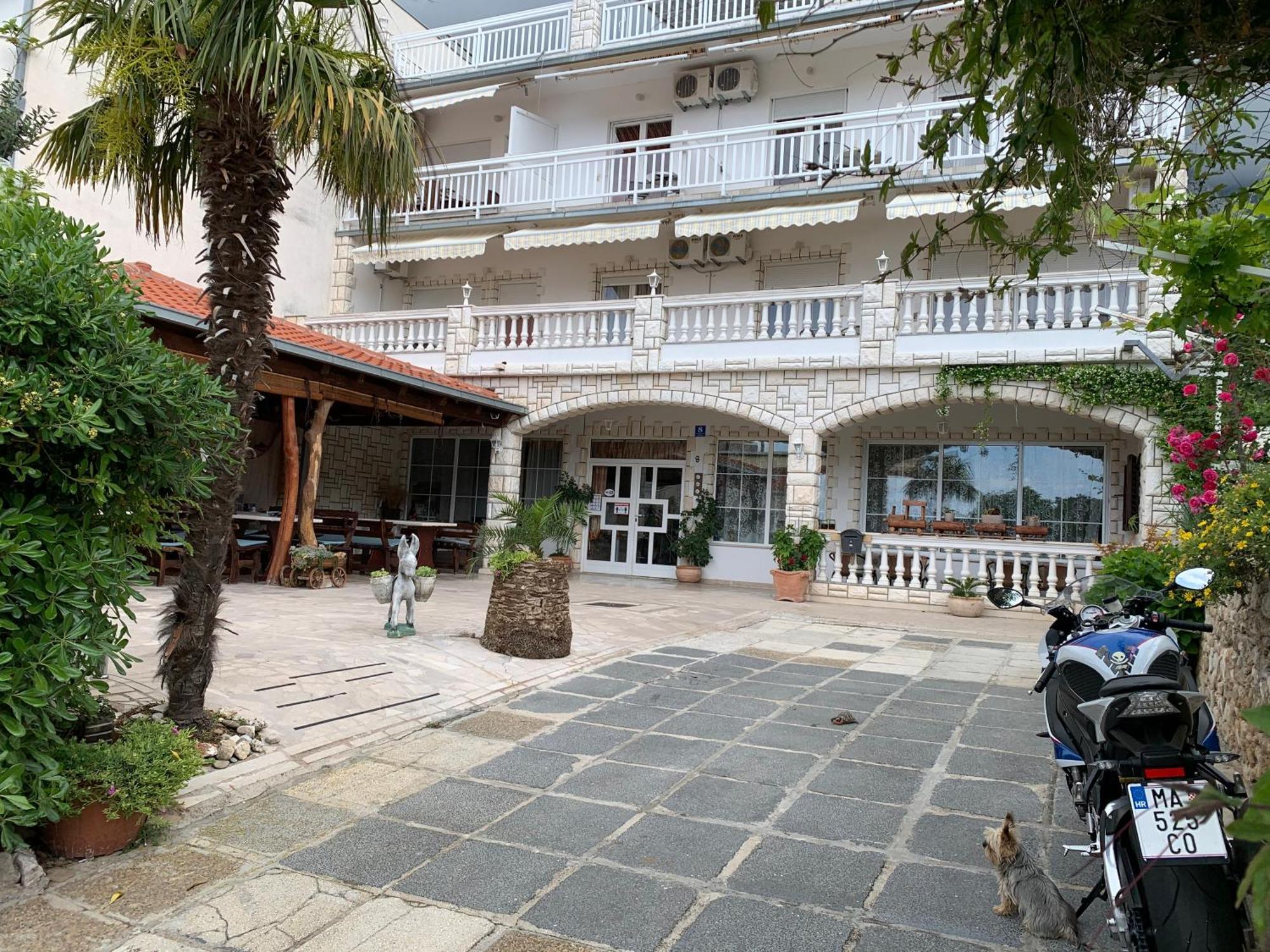 Pansion Ivana Apartment