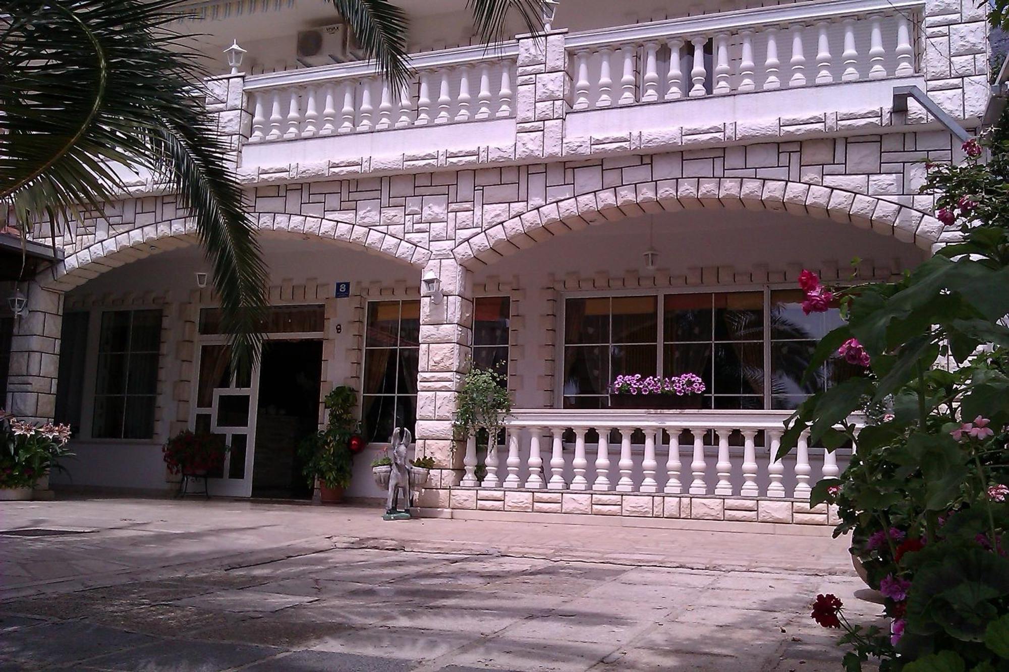Pansion Ivana Apartment Baska Voda