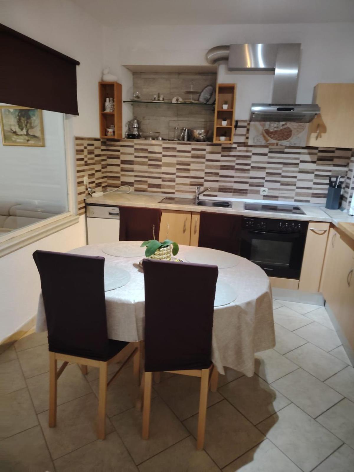 Apartment Pansion Ivana Baska Voda